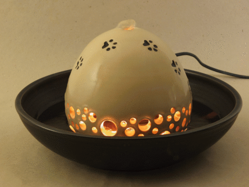Katzen-Brunnen mit Licht, einschalig, creme/mattschwarz