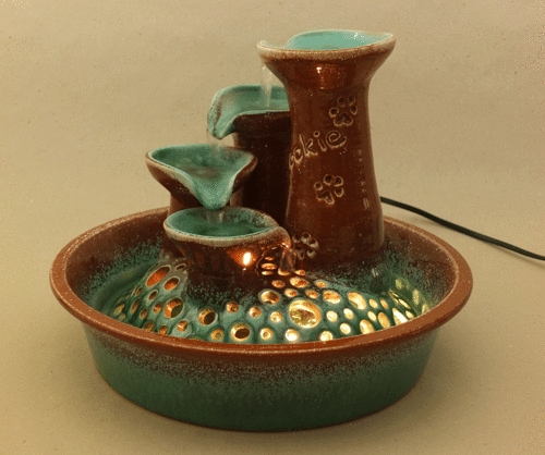 4er-Katzen-Kaskaden-Brunnen mit Licht, mintgrün-rehbraun, glänzend