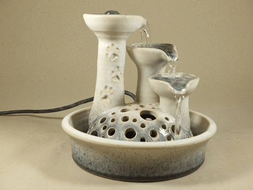 3er-Katzen-Kaskaden-Brunnen ohne Licht, beige-effektgrau, seidenmatt