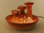3er-Katzen-Kaskaden-Brunnen mit Licht, creme-orange, glänzend